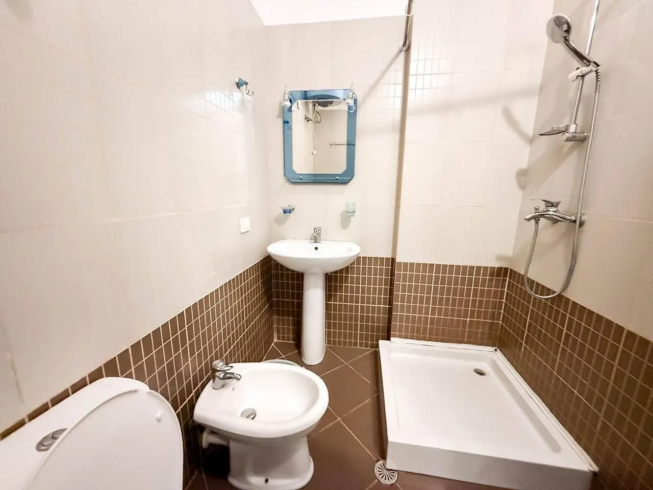 Afordable Apartments With Free Parking Дуррес
