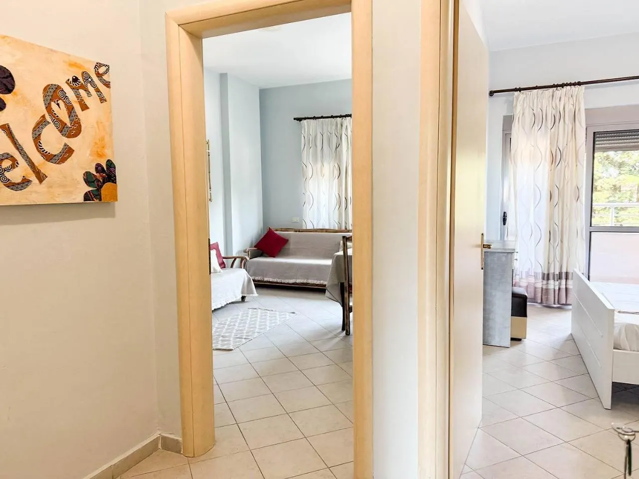 Afordable Apartments With Free Parking Дуррес Албания