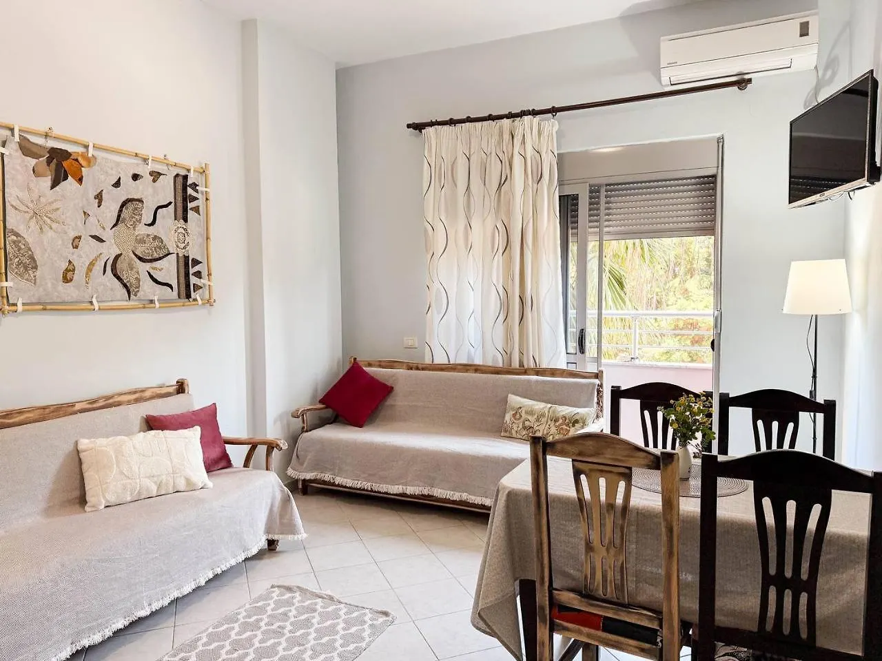 Afordable Apartments With Free Parking Дуррес Албания